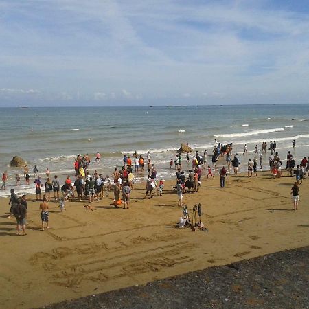 Arroplace Arromanches-les-Bains Buitenkant foto